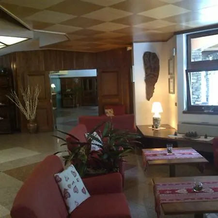 Отель Ih Mont Blanc 4*