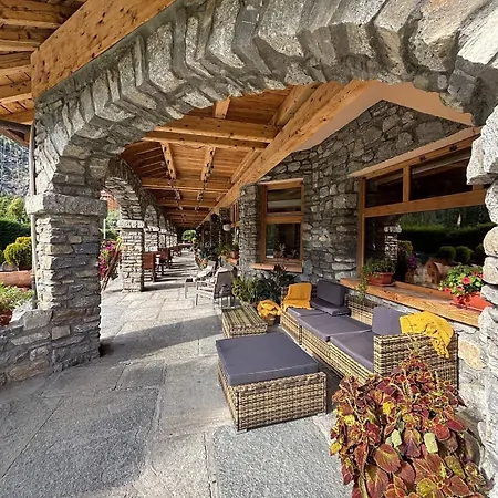 Ξενοδοχείο Ih Mont Blanc 4*